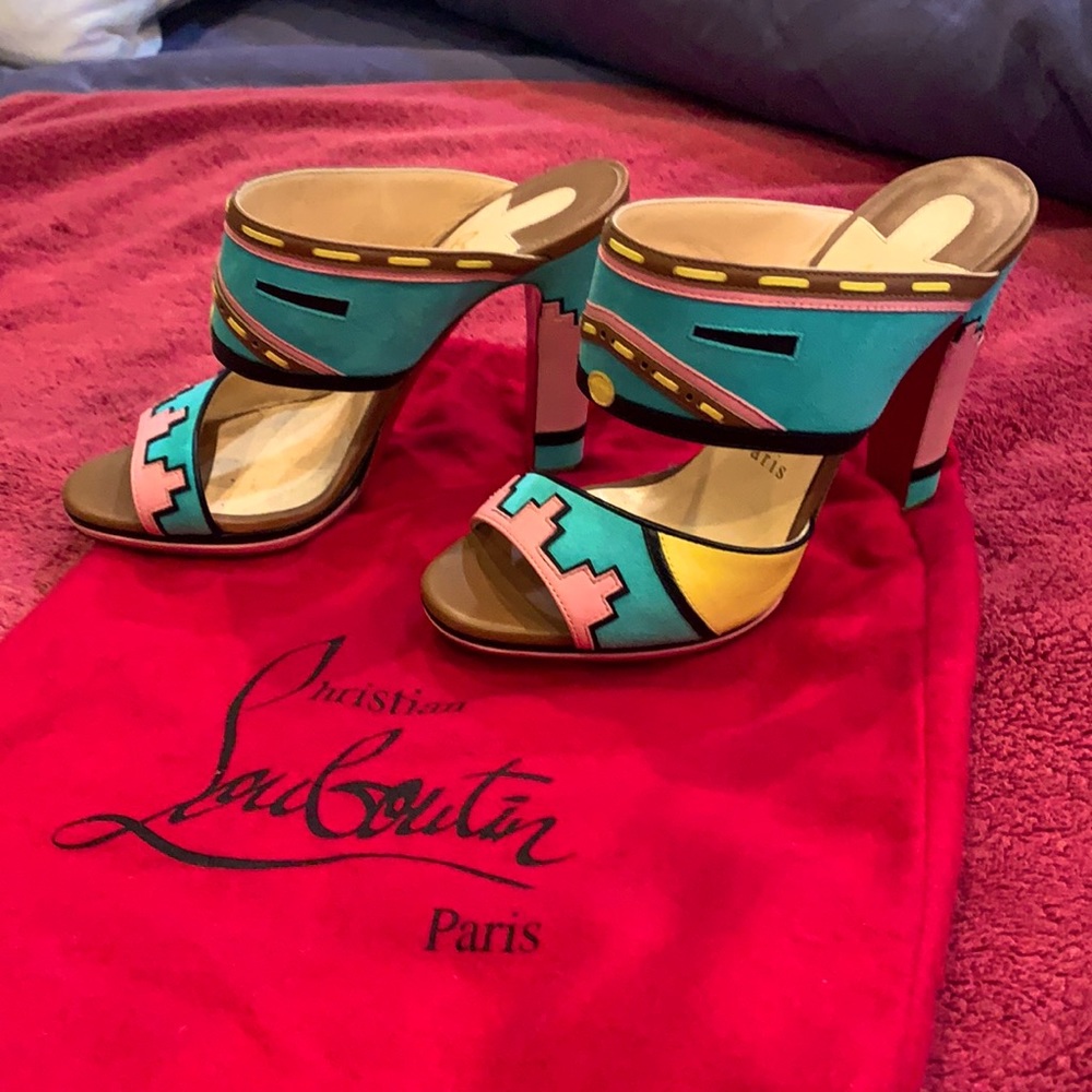 CHRISTIAN LOUBOUTIN